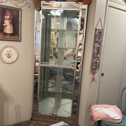 Corner-Mirrored Lighted Curio 