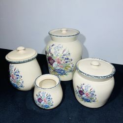 Set includes 4 Home And Garden Party Splendor Floral‼️