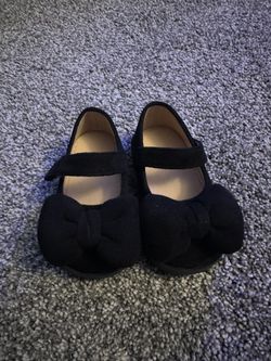 Size  3.5 Bow Shoes