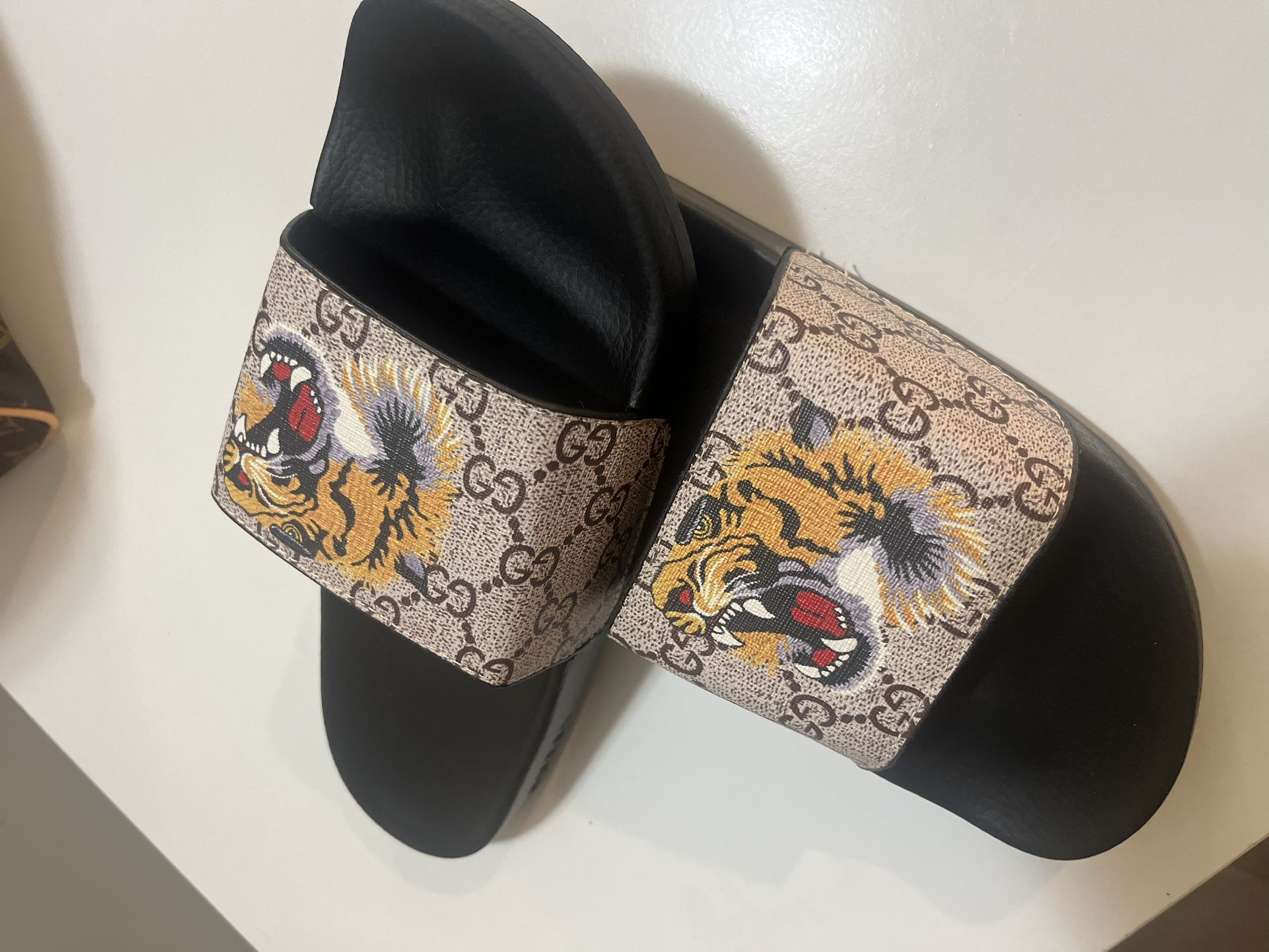 Louis Vuitton Slides for Sale in Charlotte, NC - OfferUp