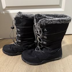 Kamik kids size 1 snow boots