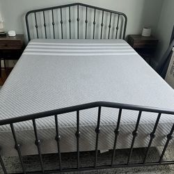 Queen Size Bed And Foam Mattress