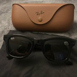 Ray-Ban Meta Wayfarer RW4006 Smart Glasses Black Gen 1 w/ case.