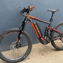 Giant E electric mtb emtb Full E suspension low 888 miles  Fox shocks race face Ellsworth M medium