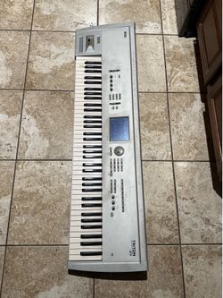 Korg Triton Pro 76-Key Music Workstation – Legendary Synthesizer