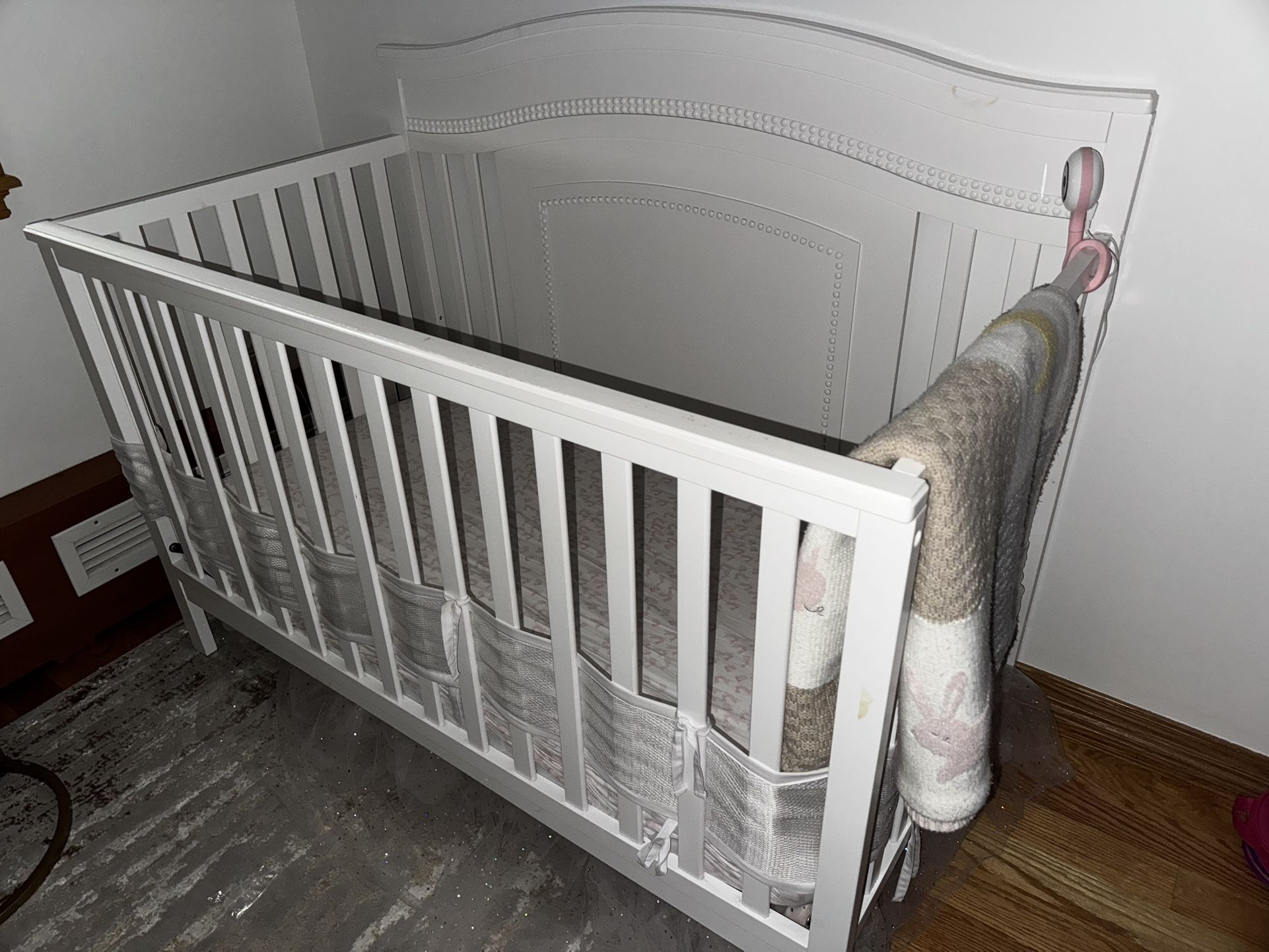 Baby Crib 4-in-1 Convertible