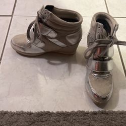 Size 8 Female Short Boot