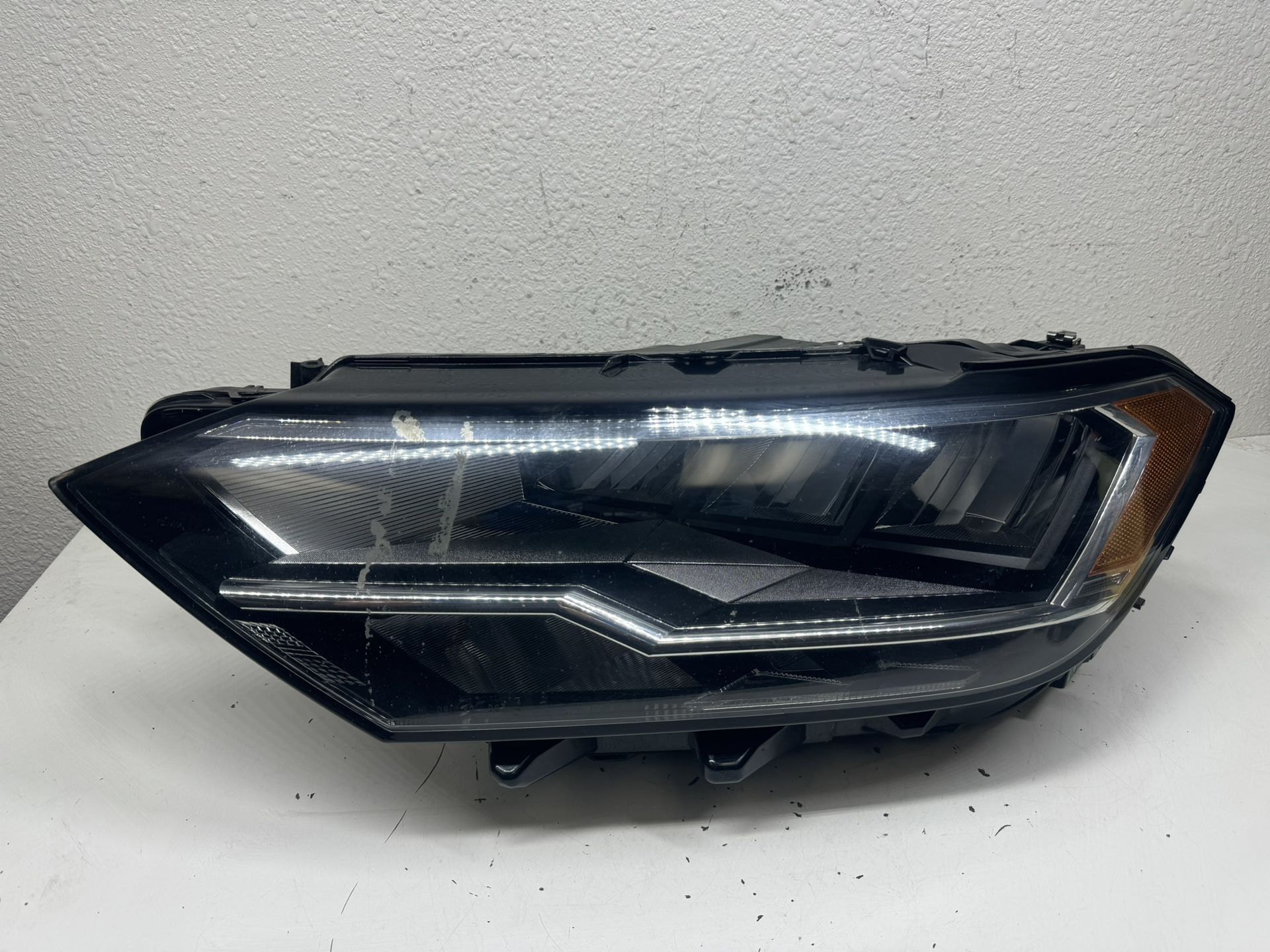 2019 2020 2021 2022 2023 VOLKSWAGEN JETTA HEADLIGHT LEFT DRIVER SIDE LED OEM