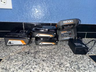 RIDGID 18V Lithium 3-Battery Lot with Charger