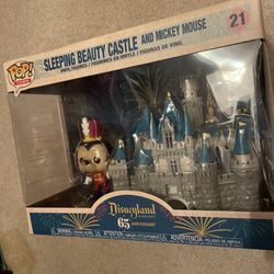 Funko Pop Disneyland 65th Anniversary Mickey Mouse  Sleeping Beauty Castle 