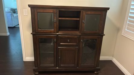Dresser/ Hutch