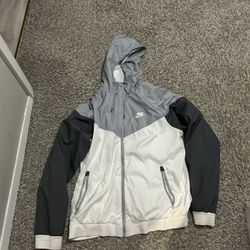 Nike widebreakers size M