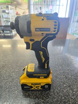 DEWALT 20V Brushless Impact Driver with 5Ah Battery(DCF809)