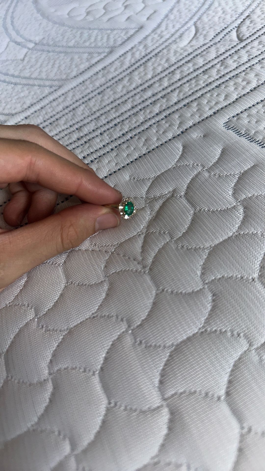 14k Gold Woman’s Ring With Real Emerald Surrounded By Baguette Diamonds