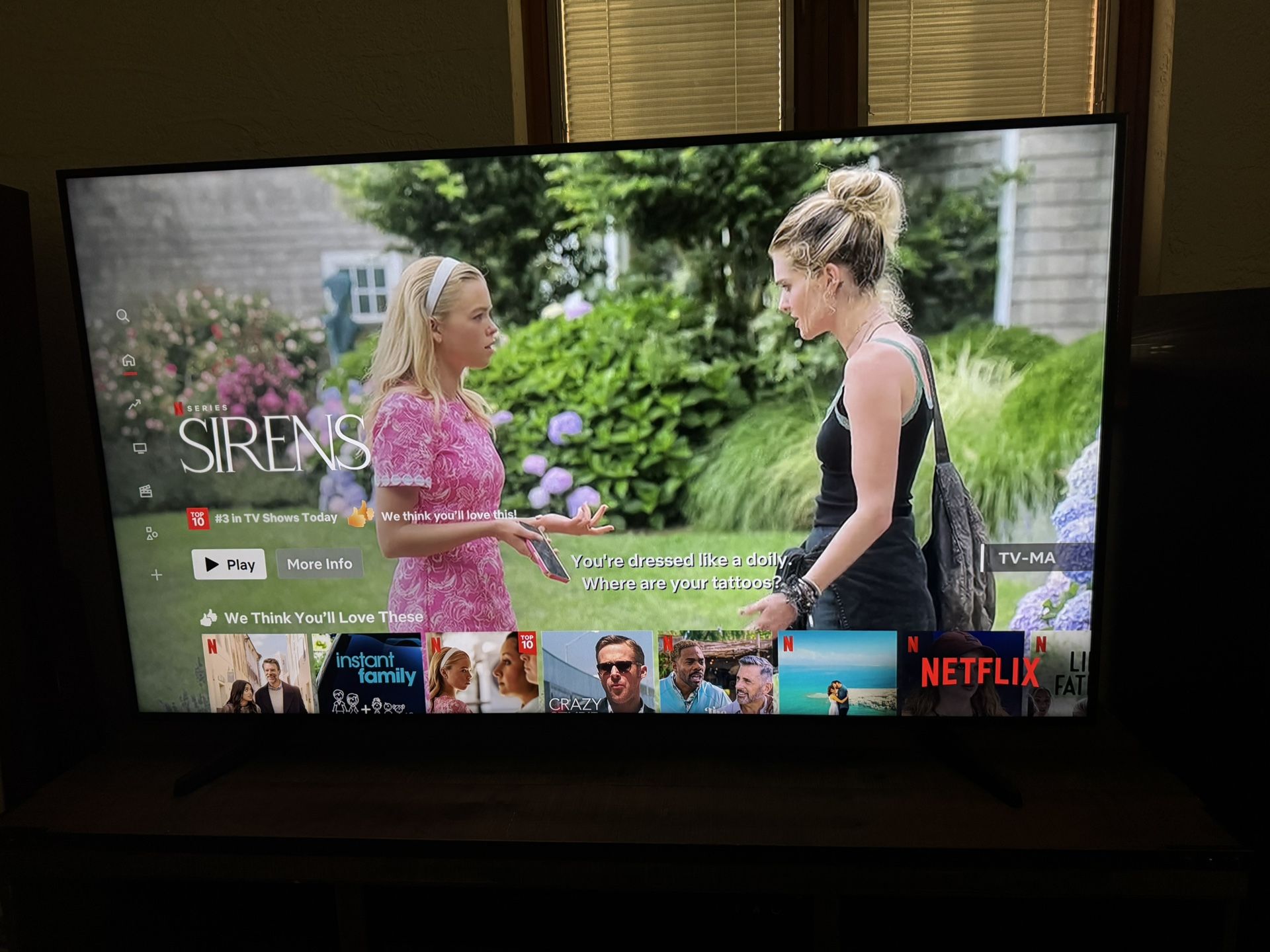 65” Samsung smart tv W/remote