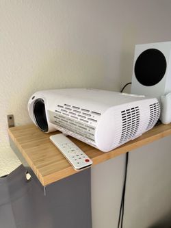 Projector with Screen and Mount
