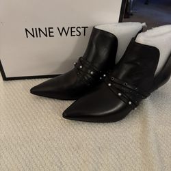 New Cute Black Leather Ankle Boots W/ Pearl Trim