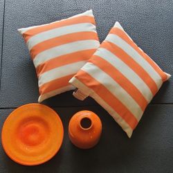 Patio Furniture Accent Pillows Vase Table Decor Decorations