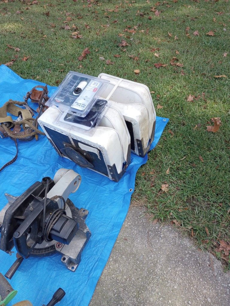 Boats Seats, 2 Trolling Motors. Extra Swivel , Base