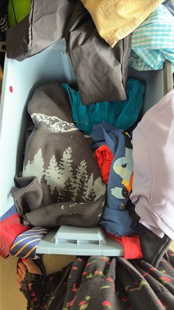Boys clothes size 18/20 and men’s small in great condition $1 each