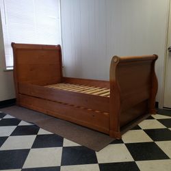 Twin frame and trundle - can DELIVER almost anywhere for $20 extra - please see all photos and read everything 🙂