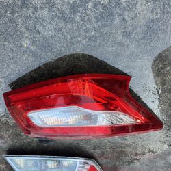 2016 2018 nissan altima driver left taillight 