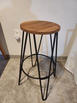 Round Wood Bar Stool