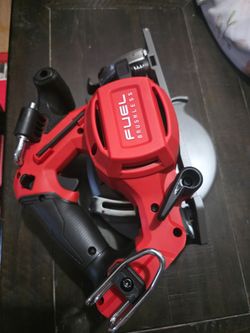Milwaukee  circular saw fuel 61/2