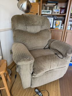 Lazy Boy Recliner With Lift, Heat, And Massage