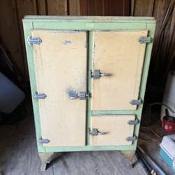 Old Ice Box