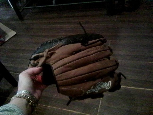 Bb Glove