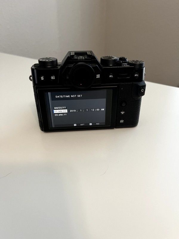  Fujifilm X-T30 26.1MP Mirrorless DSLR Camera Silver/Black + 15-45mm Lens