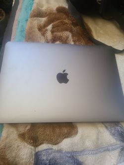 MacBook Air A1932 (for parts wont turn on q e