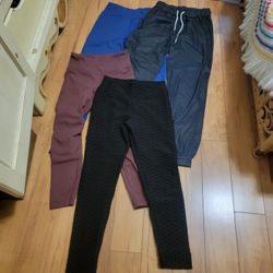 4 Pairs Of Ladies Leggings 
