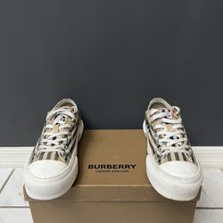 Burberry Men Shoes