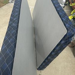 (2) Free Twin XL Mattress Box spring (GRATIS)