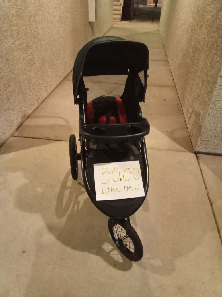 babytrend 3wheel baby stroller, jogger. like new, gently used a few times only. see pictures and description.