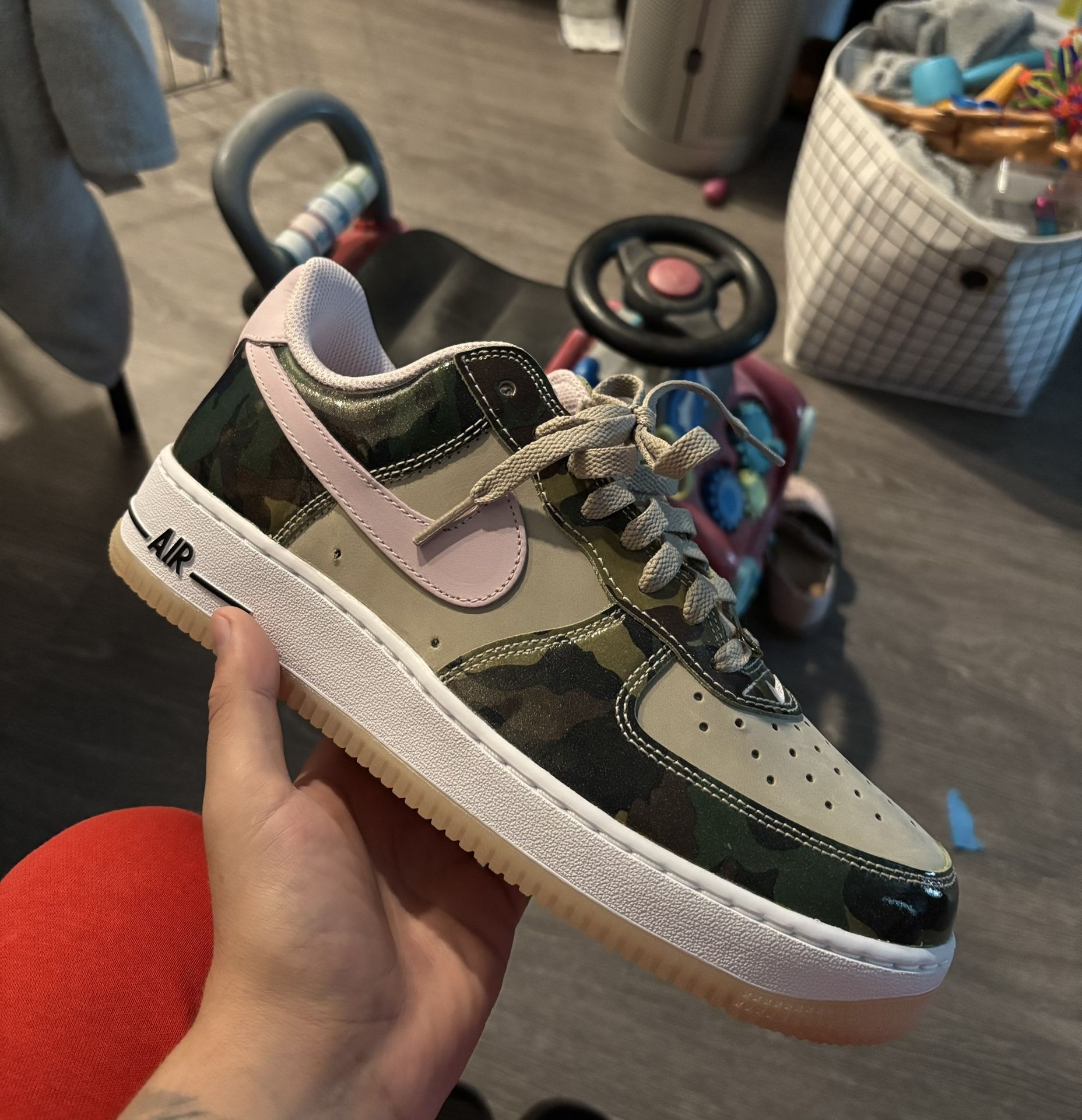 Size 9 AF1 limited