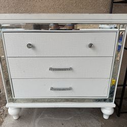 Dresser/muevle 