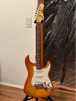 Rare G&L CLF Research S-500 Electric Guitar Wow!
