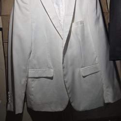 42Rplain white jacket no Tags