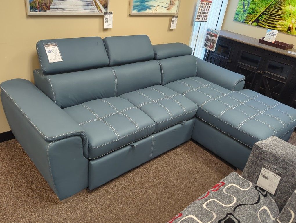 SLEEPER SECTIONAL NEW
