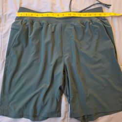 Lululemon Men’s Training Shorts – Green – 9” Inseam – Size L/XL – Excellent Condition