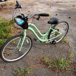 26" Huffy Cruiser Bike - Comfort Series with Front Bag 