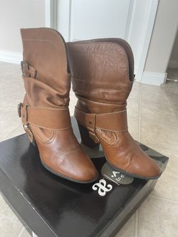 Andrea Women’s Boots.