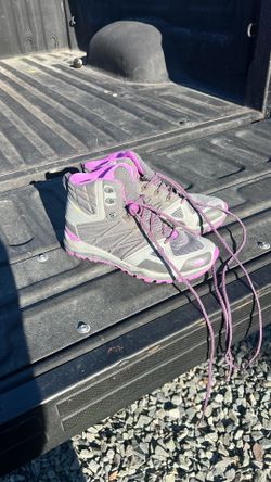 Women’s Hiking Boots North face Size 8