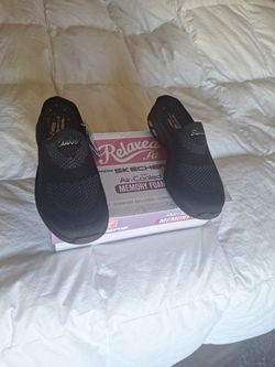  NEW Brand  New SKECHERS WITH AIR -COOLED MEMORY FO