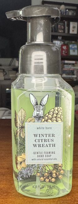 NEW- White Barn Winter Citrus Wreath Foaming Hand Soap