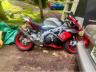 Aprilia RSV4 RF Motorcycle