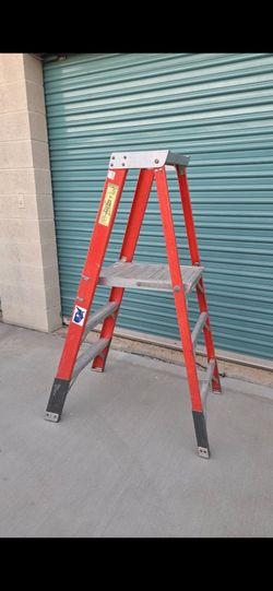 Fiberglass Platform Ladder